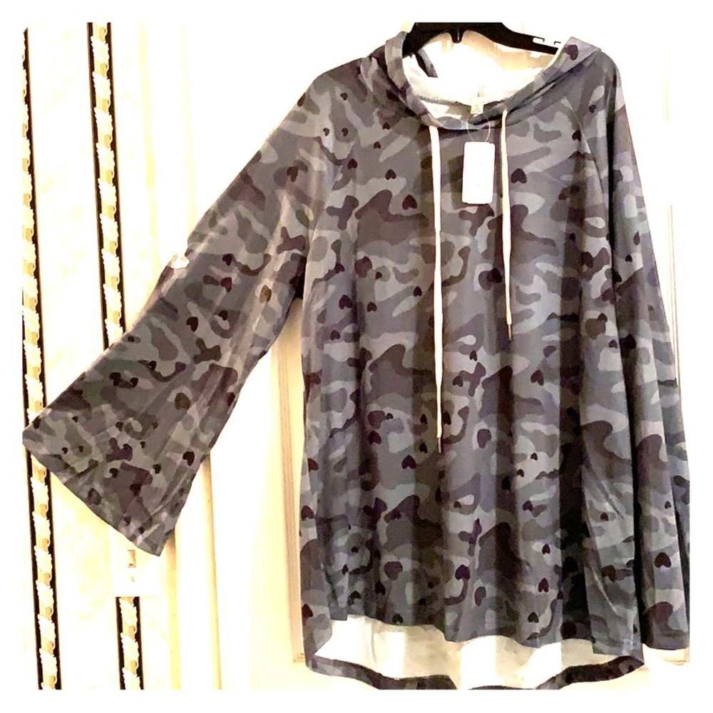 Love the Hunt hooded Top